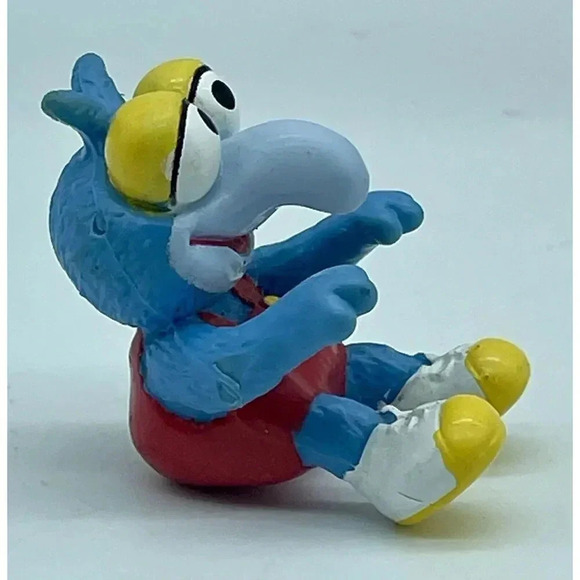 Gonzo Vintage 1986 Muppet Babies Figure Baby PVC Sitting Figurine Blue Red 1.75" - Picture 2 of 6